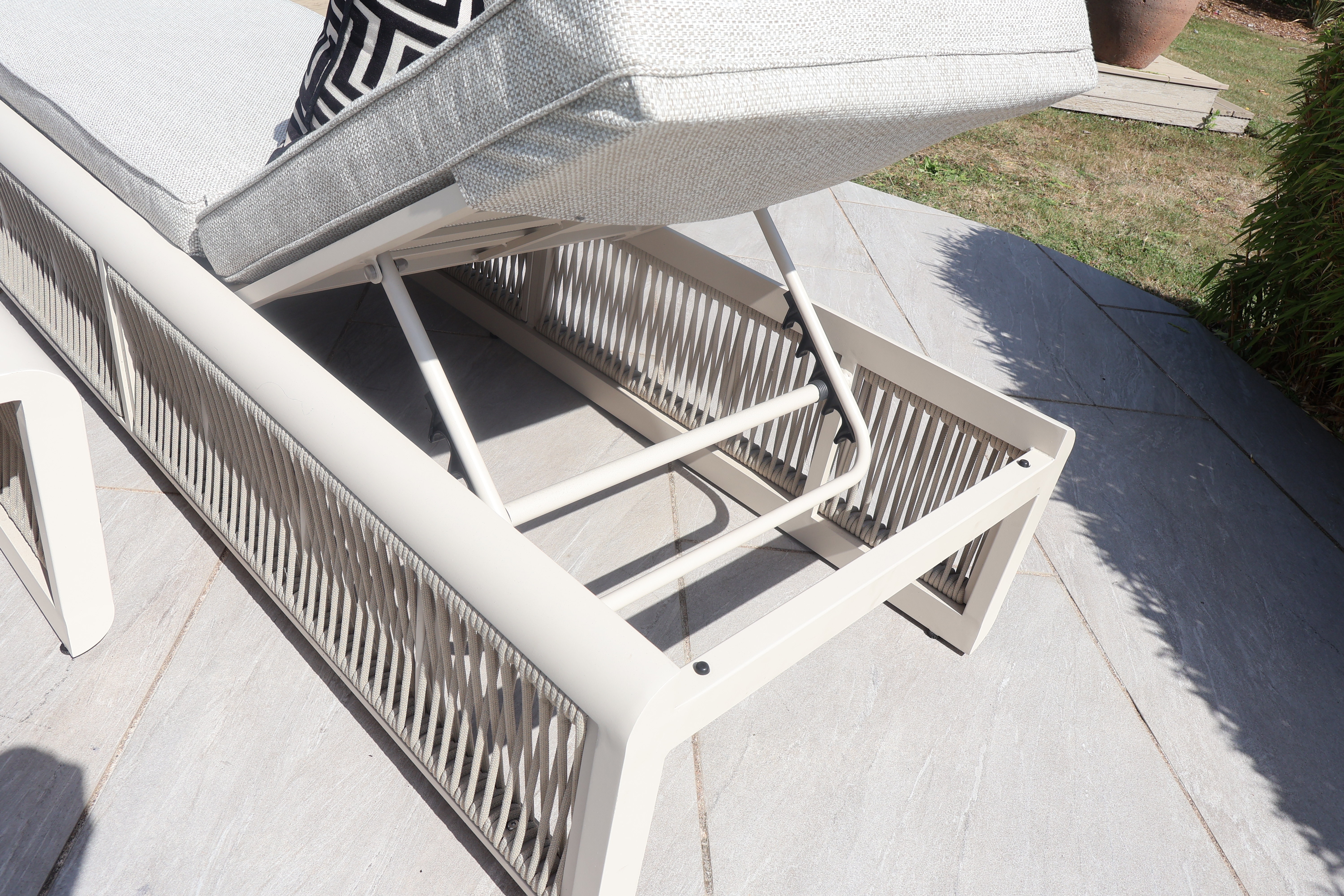Chimes - Portofino Sun Lounger Set With Coffee Table - Cream